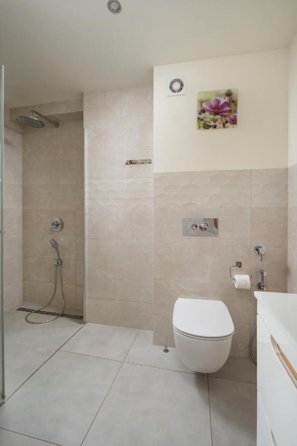 Apartament Albatros 75M Z Ogrodkiem Lägenhet Warszawa Exteriör bild